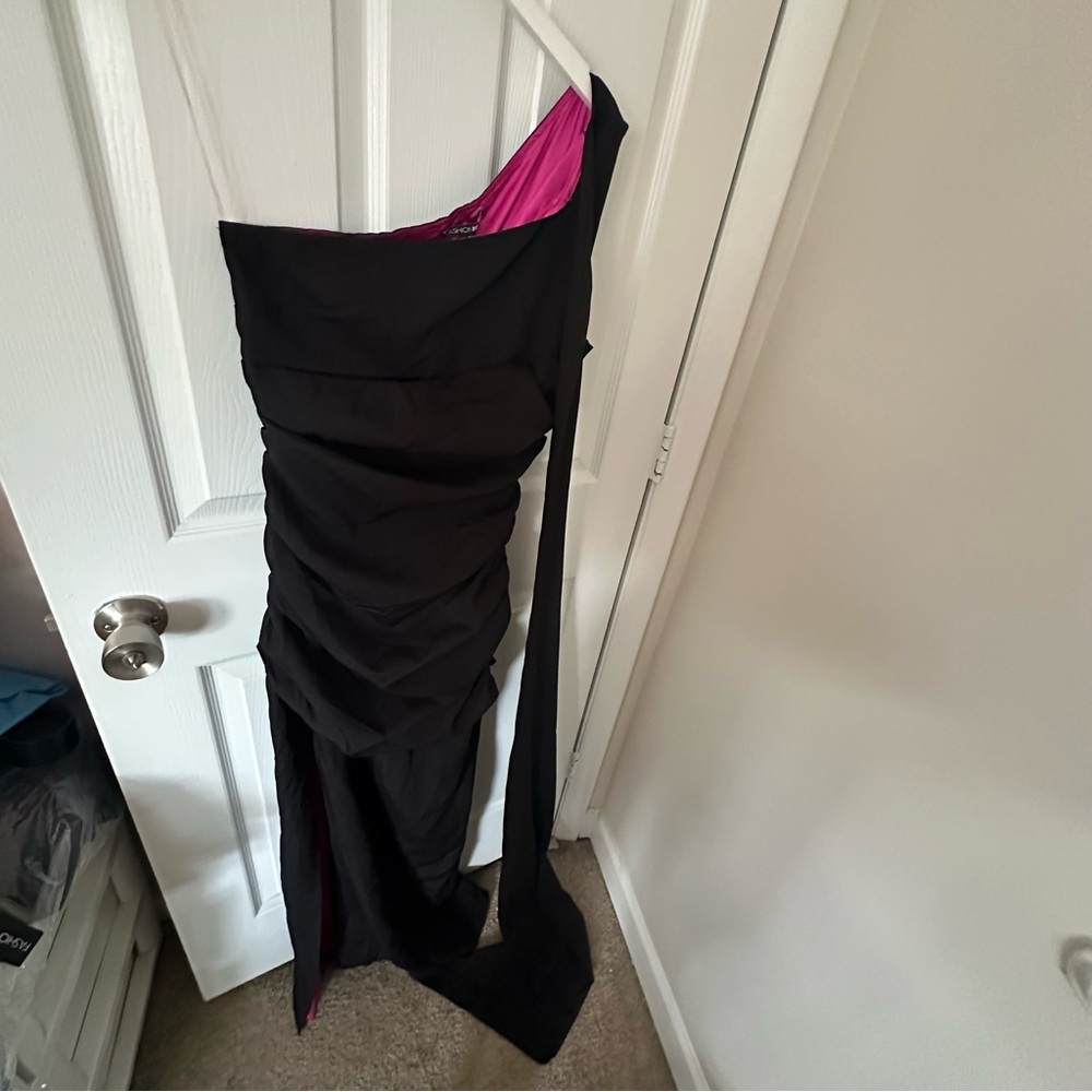 Black One Sleeve Maxi Dress